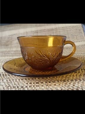 Vintage Indiana Glass Sandwich Pattern Amber Tea Cup And Saucer